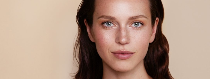 Ringiovanire lo sguardo senza bisturi con il lifting non chirurgico