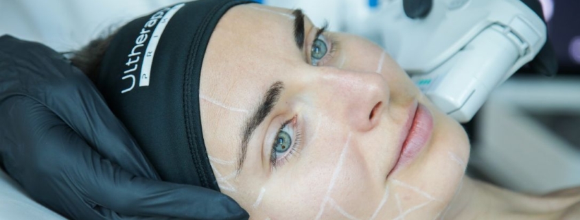 Ultrasuoni microfocalizzati ecoguidati per la pelle del viso cadente